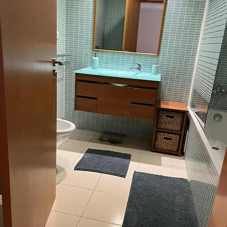 Luxurious 2 Bedroom Marina Village