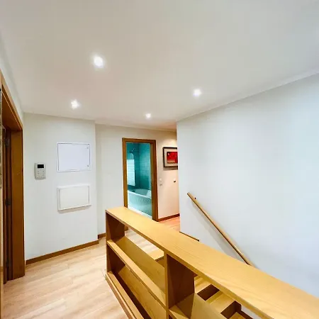 Luxurious 2 Bedroom Marina Village *
