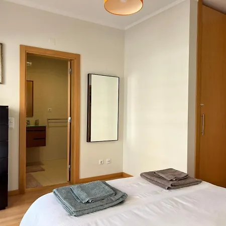 Luxurious 2 Bedroom Marina Village *